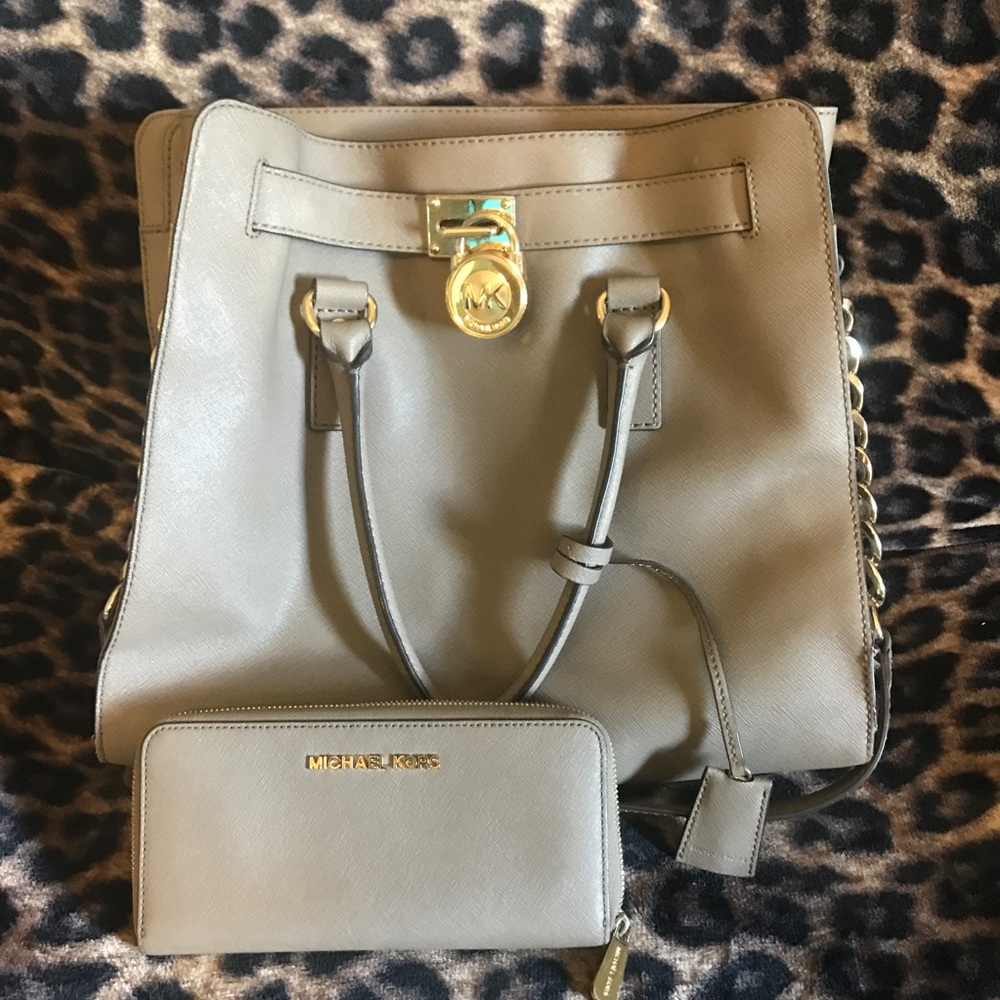 Michael Kors Hamilton large tote and wallet.